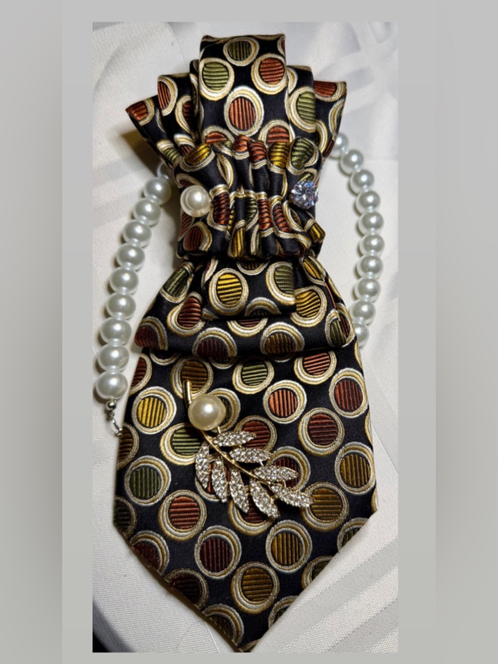 Pearl Accent Black Multicolor Circle Pendant Necklace